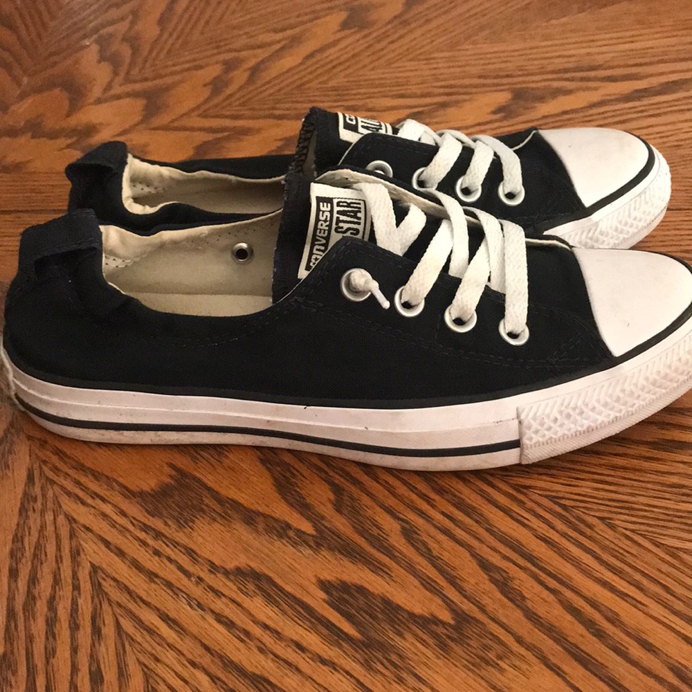 Women’s size 7.5 Converse Shoreline Slip Shoes